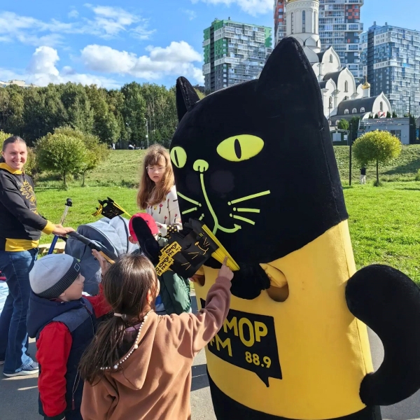 Праздник красок и эмоций при поддержке «Юмор FM» в Петербурге